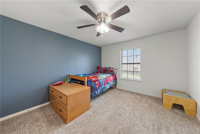 216 Hillside Drive, Hewitt, TX 76643