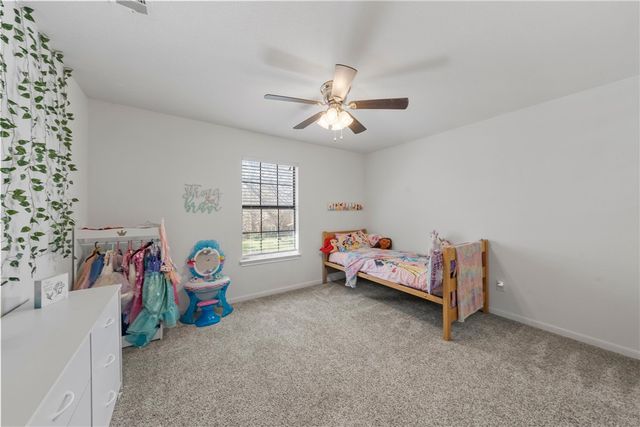 216 Hillside Drive, Hewitt, TX 76643