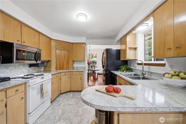1405 Shaw Road E, Puyallup, WA 98372