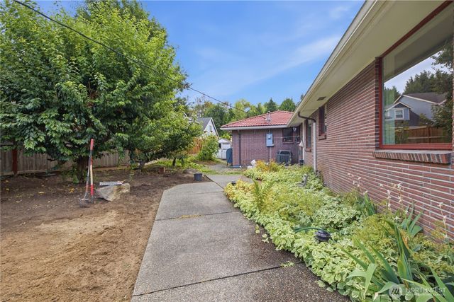 1405 Shaw Road E, Puyallup, WA 98372