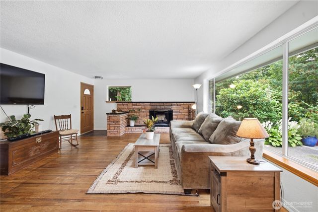 1405 Shaw Road E, Puyallup, WA 98372
