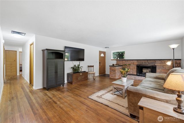 1405 Shaw Road E, Puyallup, WA 98372