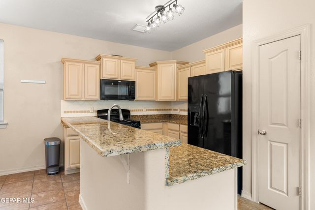 11293 Bullseye Street, El Paso, TX 79934