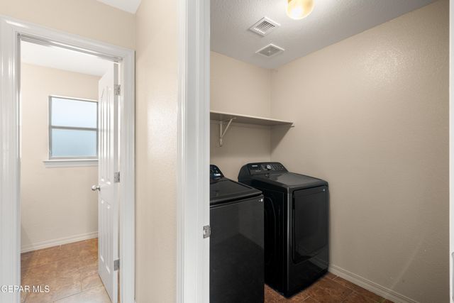 11293 Bullseye Street, El Paso, TX 79934