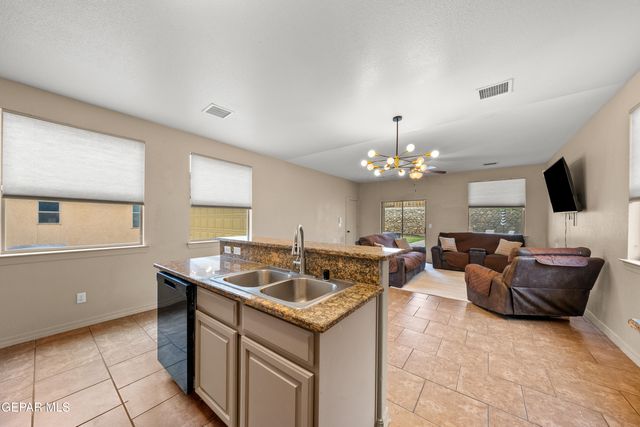 11293 Bullseye Street, El Paso, TX 79934