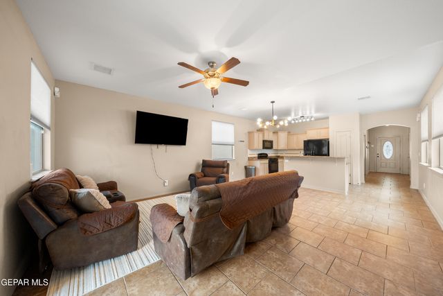 11293 Bullseye Street, El Paso, TX 79934