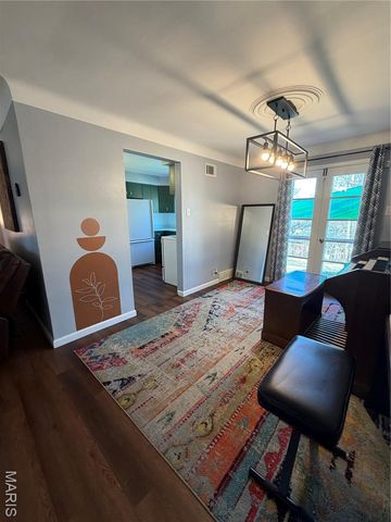 7 Bromley Drive, Ferguson, MO 63135