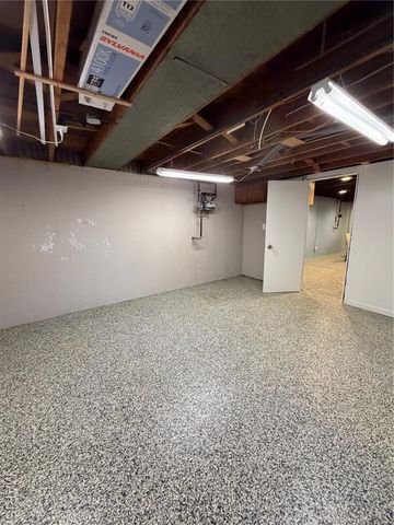 7 Bromley Drive, Ferguson, MO 63135