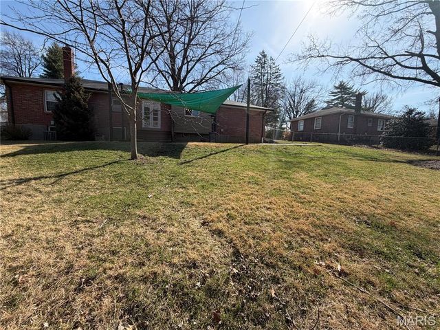 7 Bromley Drive, Ferguson, MO 63135