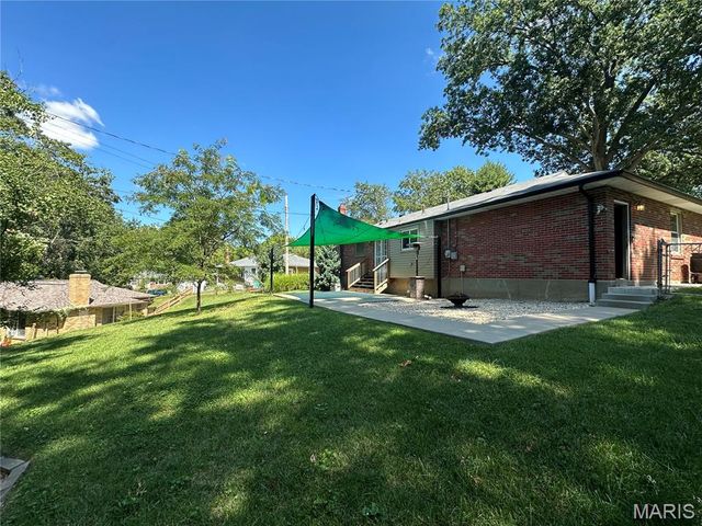 7 Bromley Drive, Ferguson, MO 63135