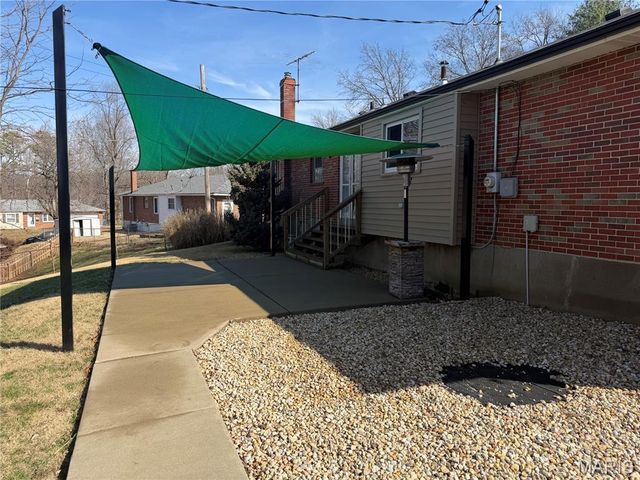 7 Bromley Drive, Ferguson, MO 63135