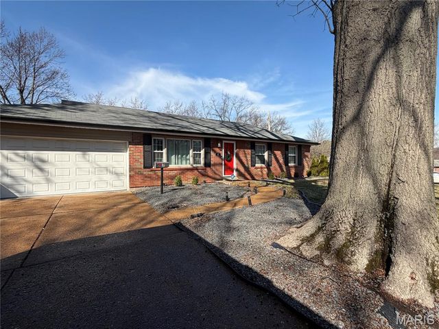 7 Bromley Drive, Ferguson, MO 63135