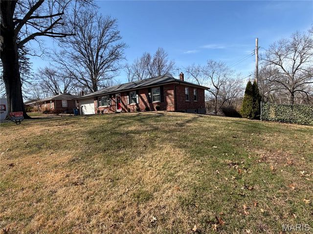 7 Bromley Drive, Ferguson, MO 63135