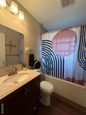 7 Bromley Drive, Ferguson, MO 63135