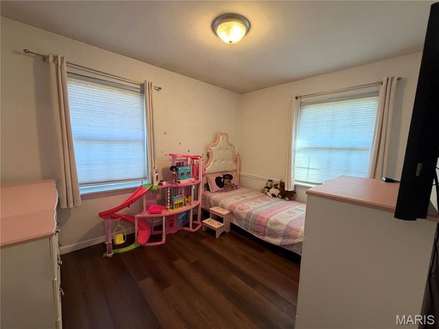 7 Bromley Drive, Ferguson, MO 63135