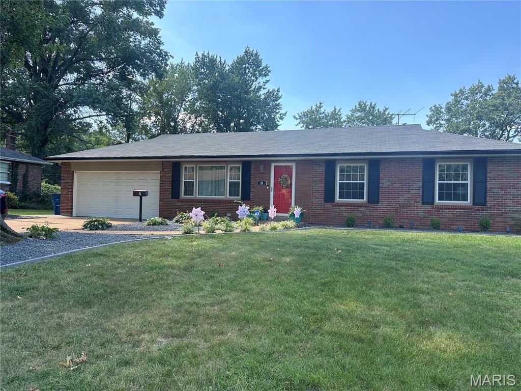 7 Bromley Drive, Ferguson, MO 63135