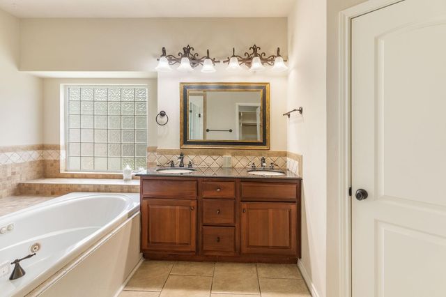 2209 Rockingham Loop, College Station, TX 77845