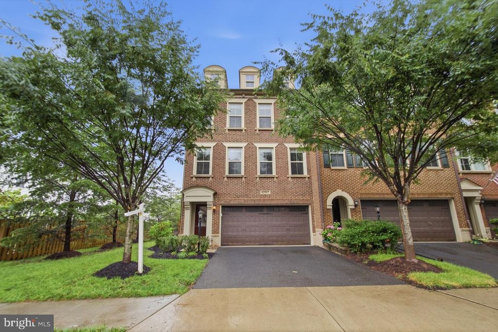 42567 DREAMWEAVER DR, Brambleton, VA 20148