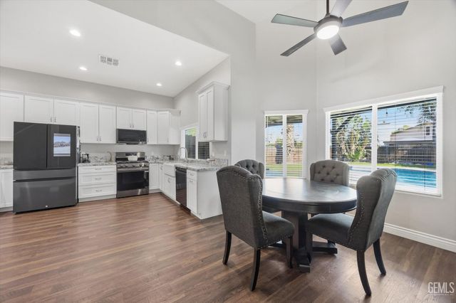 11618 Jimrik Avenue, Bakersfield, CA 93312