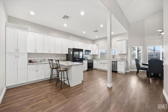 11618 Jimrik Avenue, Bakersfield, CA 93312