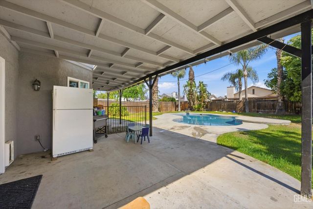 11618 Jimrik Avenue, Bakersfield, CA 93312
