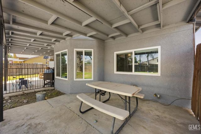 11618 Jimrik Avenue, Bakersfield, CA 93312