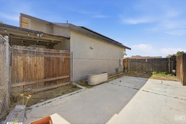 11618 Jimrik Avenue, Bakersfield, CA 93312