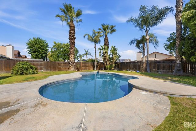 11618 Jimrik Avenue, Bakersfield, CA 93312