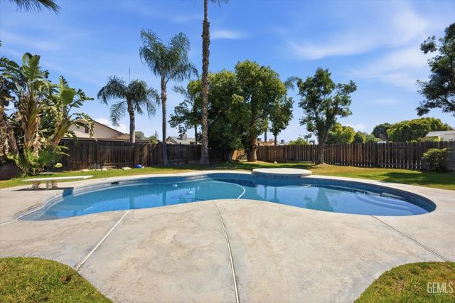 11618 Jimrik Avenue, Bakersfield, CA 93312