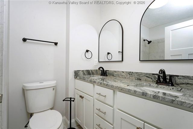 28 Kensington Place, Hurricane, WV 25526