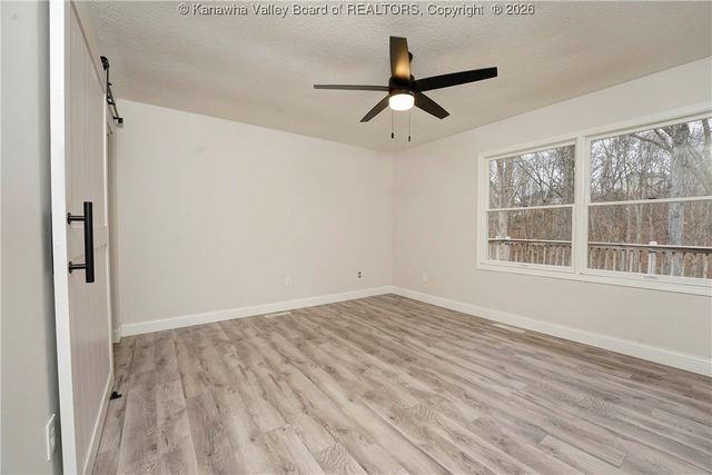 28 Kensington Place, Hurricane, WV 25526