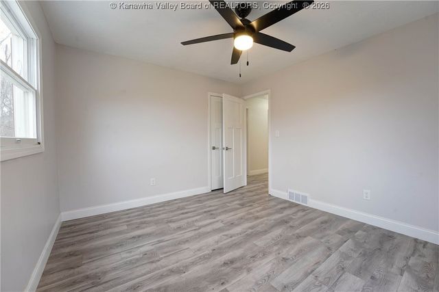 28 Kensington Place, Hurricane, WV 25526