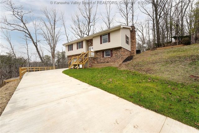 28 Kensington Place, Hurricane, WV 25526