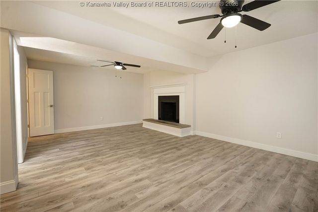 28 Kensington Place, Hurricane, WV 25526