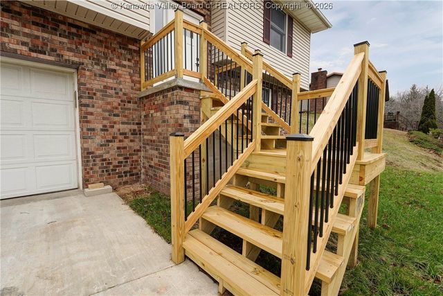 28 Kensington Place, Hurricane, WV 25526