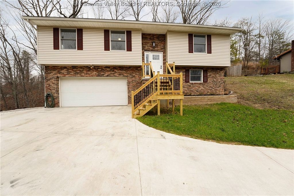 28 Kensington Place, Hurricane, WV 25526