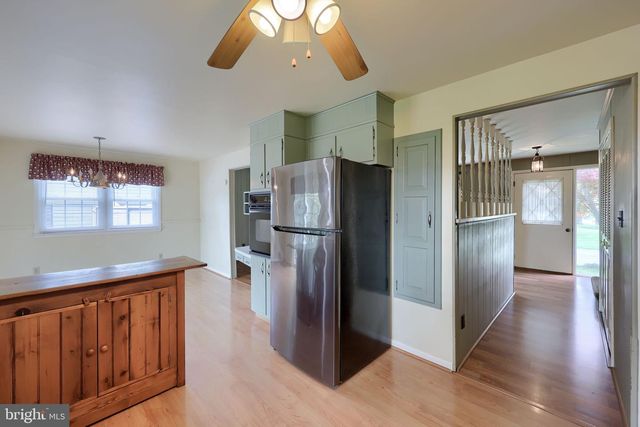 33 WOODLAND AVE, Lititz, PA 17543