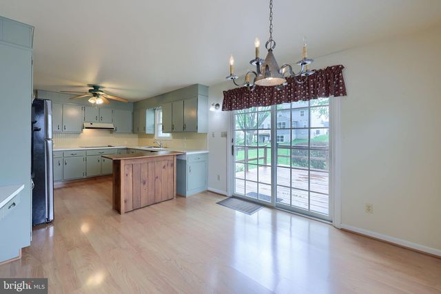 33 WOODLAND AVE, Lititz, PA 17543