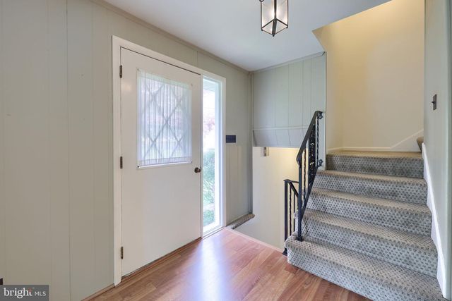 33 WOODLAND AVE, Lititz, PA 17543