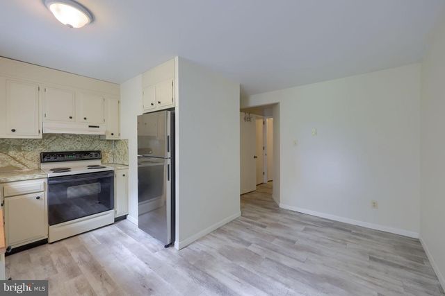 33 WOODLAND AVE, Lititz, PA 17543