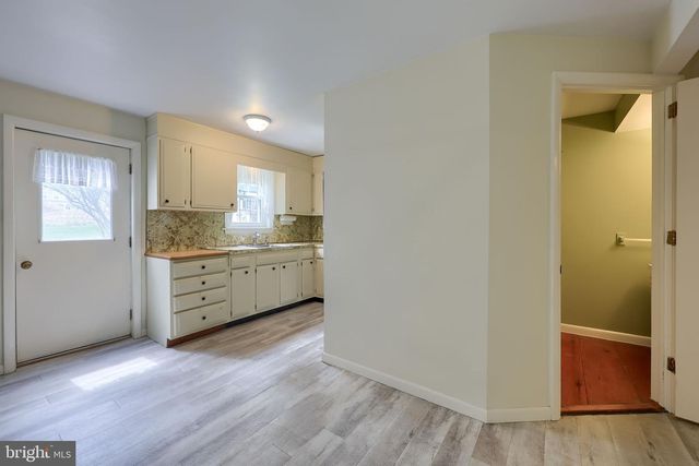 33 WOODLAND AVE, Lititz, PA 17543