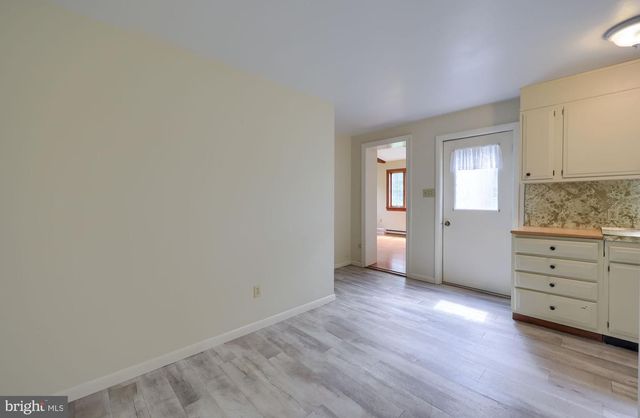 33 WOODLAND AVE, Lititz, PA 17543