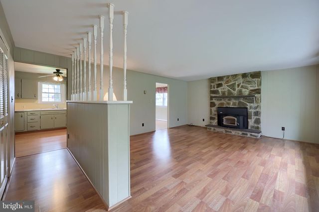 33 WOODLAND AVE, Lititz, PA 17543