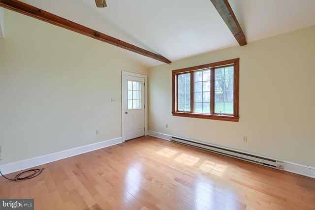 33 WOODLAND AVE, Lititz, PA 17543
