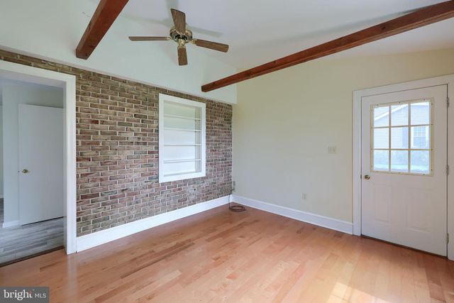 33 WOODLAND AVE, Lititz, PA 17543