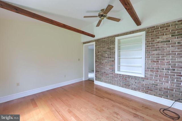 33 WOODLAND AVE, Lititz, PA 17543
