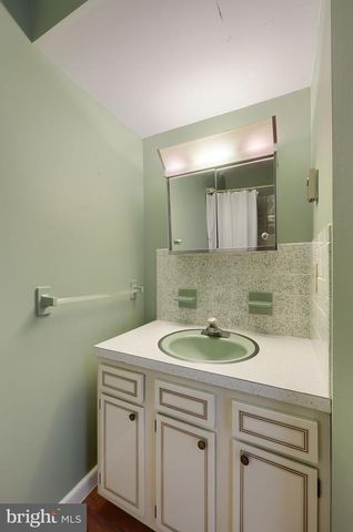 33 WOODLAND AVE, Lititz, PA 17543