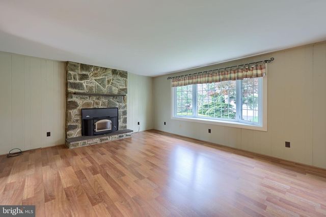 33 WOODLAND AVE, Lititz, PA 17543