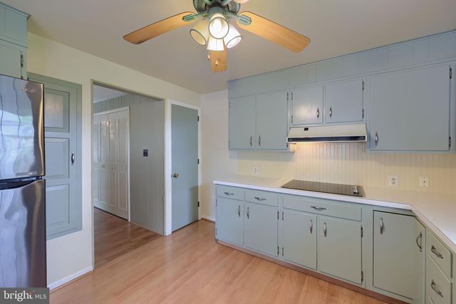 33 WOODLAND AVE, Lititz, PA 17543