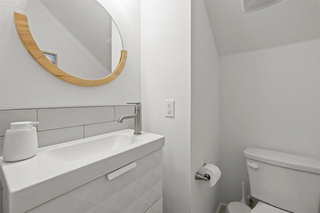 6409 Berkman DR 6, Austin, TX 78723